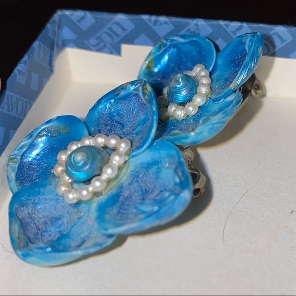 Love! Beautifully handmade:painted shell clip ons - Picture 6 of 7